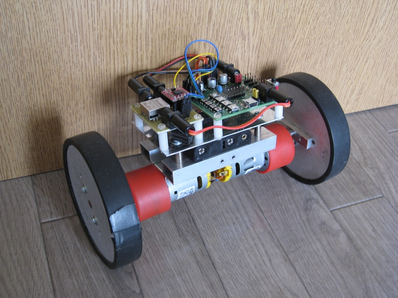wheel pendulum robot